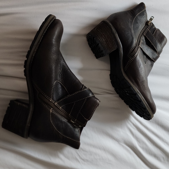 L.L.Bean Leather Ankle Boots - Picture 2 of 6